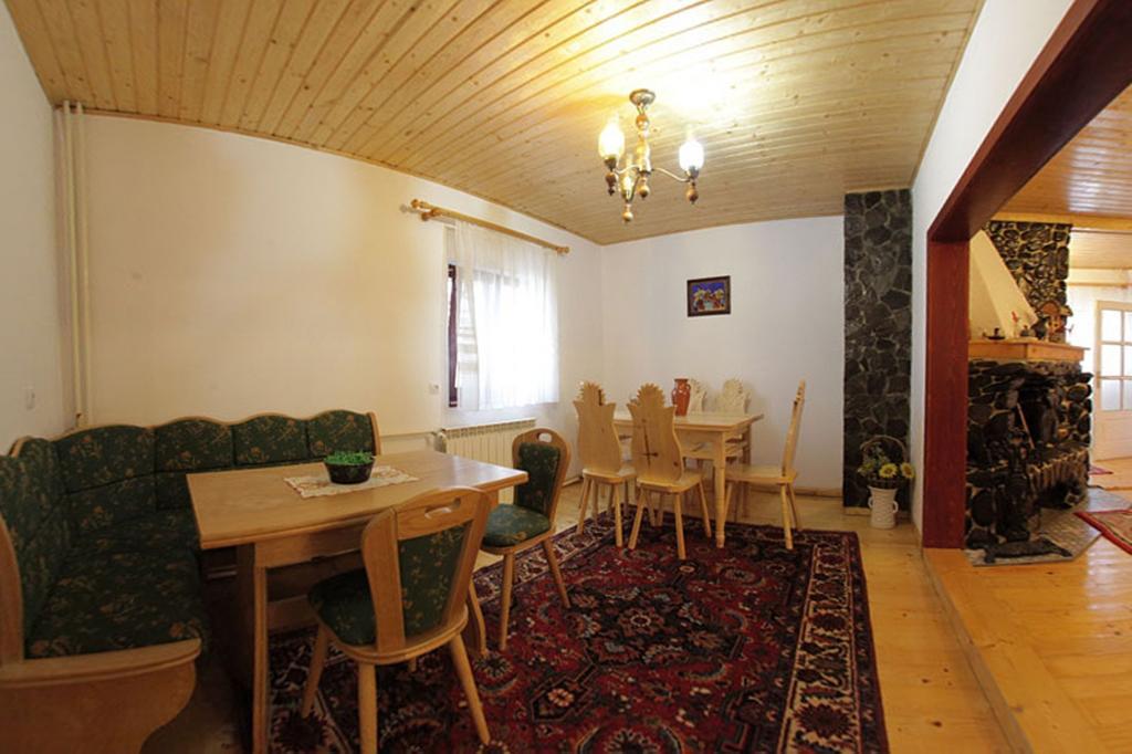 Pensiunea Flori De Camp Vatra Dornei Oda fotoğraf