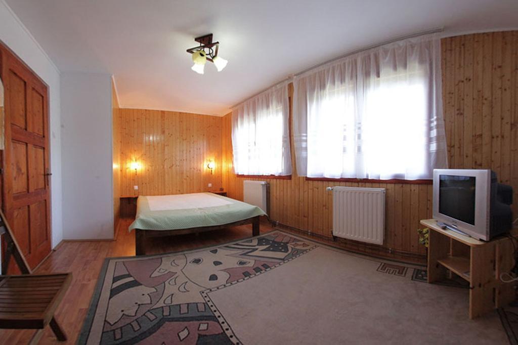 Pensiunea Flori De Camp Vatra Dornei Oda fotoğraf