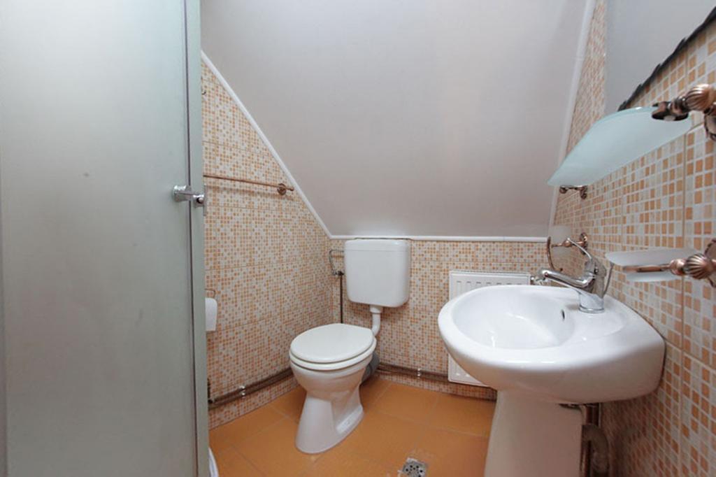 Pensiunea Flori De Camp Vatra Dornei Oda fotoğraf